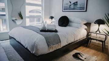 Superior Apartment | 1 bedroom, individually decorated, individually furnished, desk