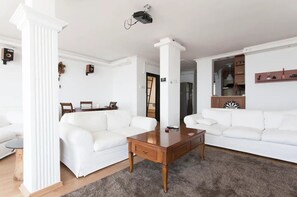 TV - The Best Sea View in Izmir (İzmir)