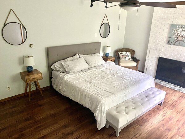 4 bedrooms, iron/ironing board, free WiFi, bed sheets