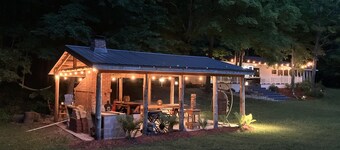 Riverside Retreat | Sauna, Fireplace, Kayaks/Tubes