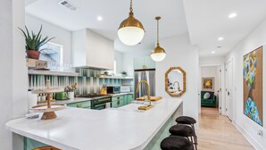 茶具/咖啡用具、冰箱、微波炉、烤箱