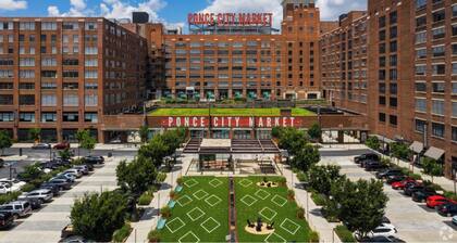 Welcome to Midtown Muse — a bold 3BR/3BA retreat where artful design and luxe finishes set the tone. Enjoy layered textures, curated style, and walkability to Piedmont Park. Perfect for travelers seeking comfort, creativity, and a central location.