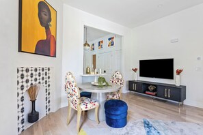 Dining - Stylish Midtown 1BR + Office with Private Screened Patio (Atlanta)