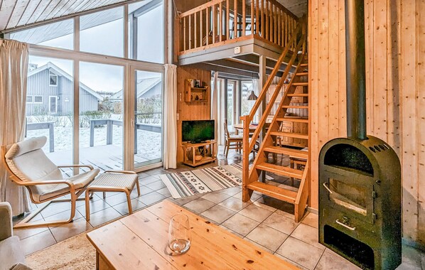 Fernseher, DVD-Player, Stereoanlage