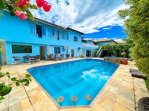 Outdoor pool, open 8:00 AM to 8:00 PM, pool umbrellas, sun loungers - IBELLO BEACH pousada (Cabo Frio)