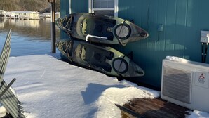 Property grounds - Come stay on the water and create your own tales to share for a lifetime! (New Tazewell)