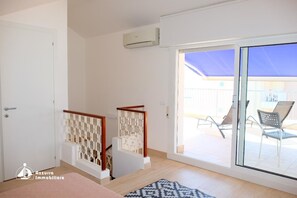 2 bedrooms, iron/ironing board, bed sheets - Apartment 'Condominio Carducci 405' with Sea View and Private Terraces (Jesolo)