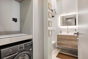 Bruser, hårtørrer, håndklæder