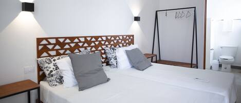 1 chambre, bureau, fer et planche à repasser, Wi-Fi gratuit