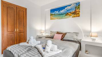 2 slaapkamers, een strijkplank/strijkijzer, gratis wifi, beddengoed