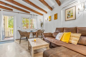 TV - Apartment 'Casa Jina' with Wi-Fi and Air Conditioning (Torrevieja)