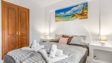 2 soverom, strykejern/-brett, wi-fi (inkludert) og sengetøy