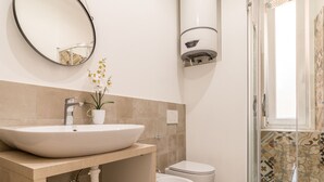 City Room | Bathroom - Ghiberti Apartments - Prussian Blue (Trieste)