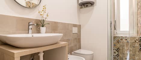 City Room | Bathroom | Hair dryer