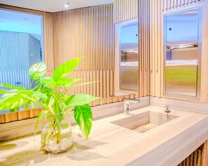 Apartment | Badezimmer | Dusche, Regendusche, Fußbodenheizung (Badezimmer), Handtücher