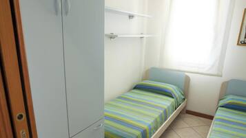 2 chambres, fer et planche Ă repasser, draps fournis