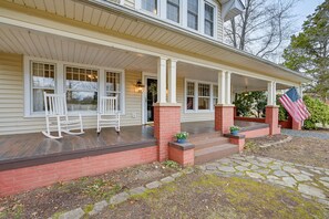 Terrace/patio - Spacious Salem-Winston Home w/ Deck! (Winston-Salem)
