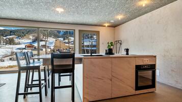 Refrigerador, horno, placa de cocina, lavavajillas