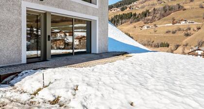 Apartment 'Lena Dolomites Suite' with Mountain View, Private Terrace and Sauna