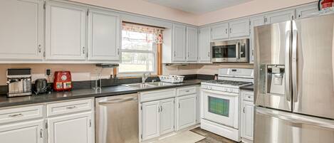 Refrigerador, microondas, lavavajillas, cafetera/tetera