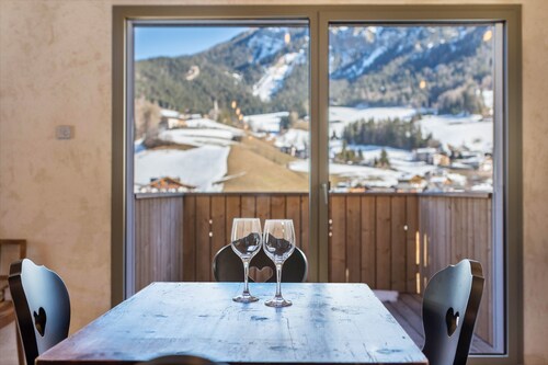 Ferienwohnung 'Lena Dolomites Luxury Suite' mit Bergblick, privater Terrasse und Sauna