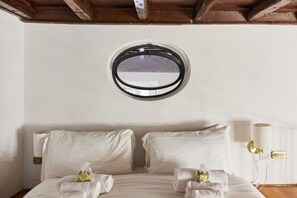 2 bedrooms, iron/ironing board, WiFi, bed sheets - iFlat | Magnificent flat near the Colosseum (Roma)