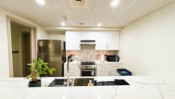 Fridge, microwave, oven, stovetop