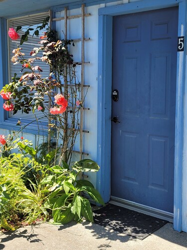 Mendocino Garden Studio #5, Full kitchen
