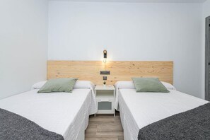 2 chambres, fer et planche Ă repasser, Wi-Fi gratuit, draps fournis