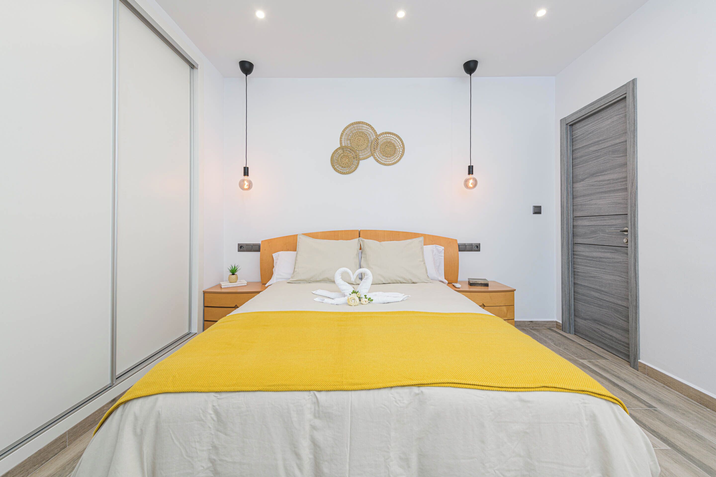 2 makuuhuonetta, silitysrauta/-lauta, ilmainen Wi-Fi, vuodevaatteet