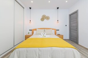 2 chambres, fer et planche à repasser, Wi-Fi gratuit, draps fournis