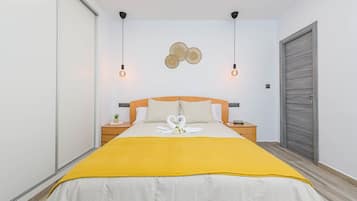 2 bedrooms, iron/ironing board, free WiFi, bed sheets