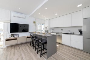 Fridge, microwave, oven, stovetop - Lovely vacation home Casa jabe (Cómpeta)