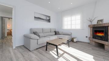 Télévision, cheminée