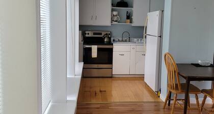 Mendocino 2nd Floor Studio #7 in the Village, full kitchen