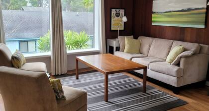 Mendocino 2nd Floor Studio #7 in the Village, full kitchen