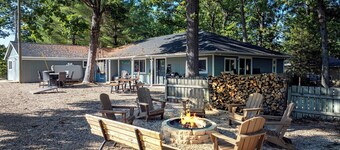 White Oak Landing Spacious 6 BDR w/ Boat Slip!