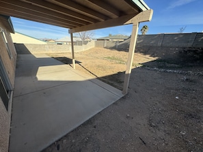 Property grounds - Cozy Home Freshly Renovated near Davis Monthan Air Force Base (Tucson)