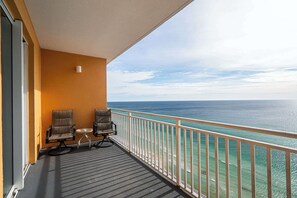 콘도, 침대(여러 개), 발코니, 바다 전망 (Beachfront Haven) | 숙박 시설 구내