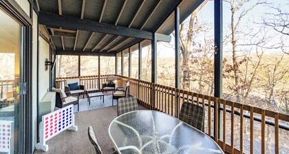 Serenity Now Quiet 4 BDR Next to Margaritaville!
