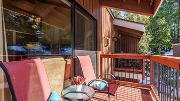 Studio Suite, 2 Queen Beds, Balcony, Mountain View (Clouds Rest) | View from room