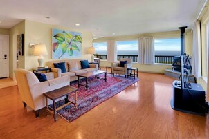 House, 2 Queen Beds, Patio, Ocean View (Cypress Cottage) | Living area | 42-inch flat-screen TV with digital channels, fireplace