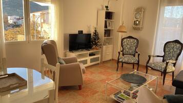 Una Smart TV, libros