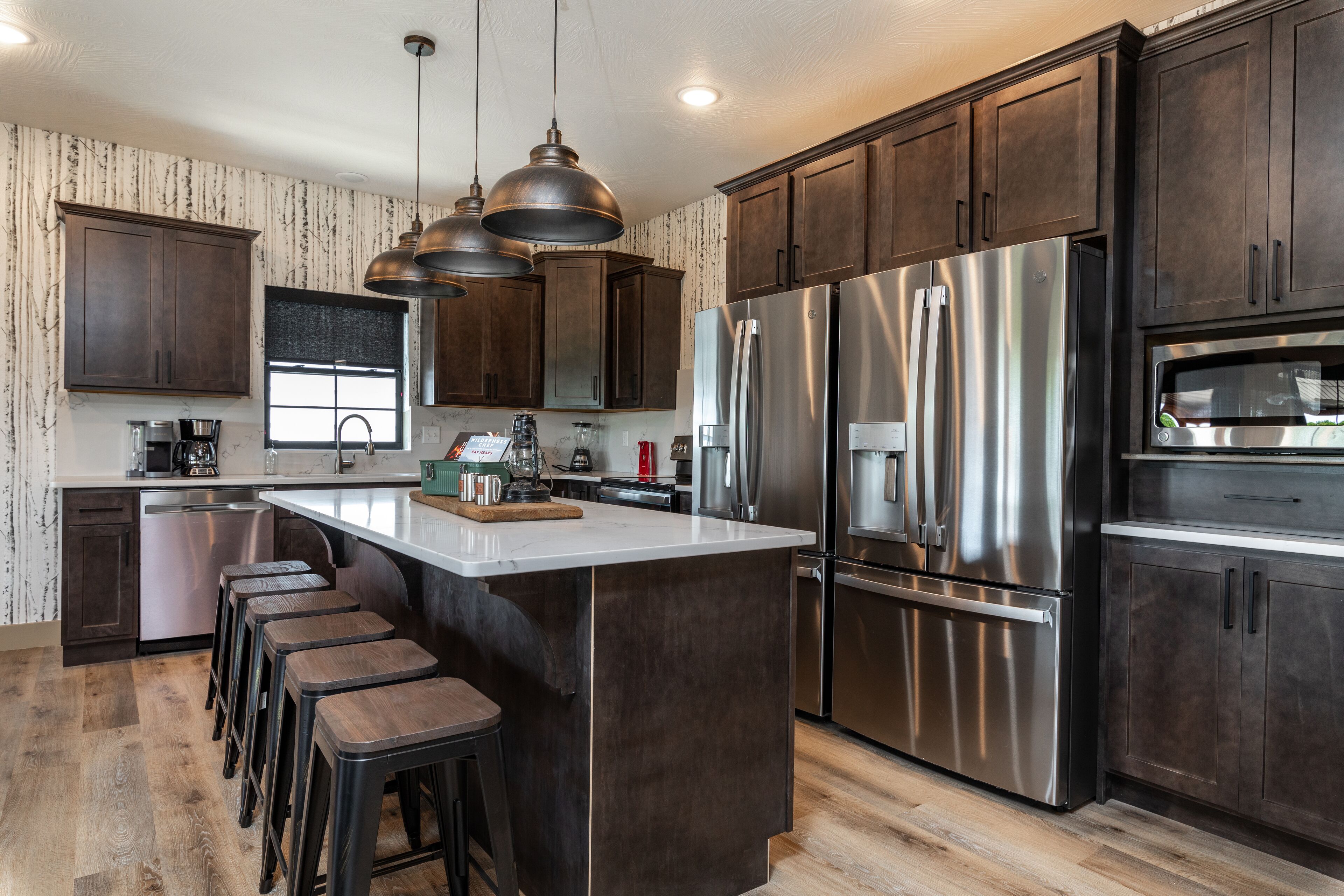 Grille-pain, batterie de cuisine, vaisselle et ustensiles