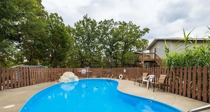 Enchanted Woods Retreat Branson
