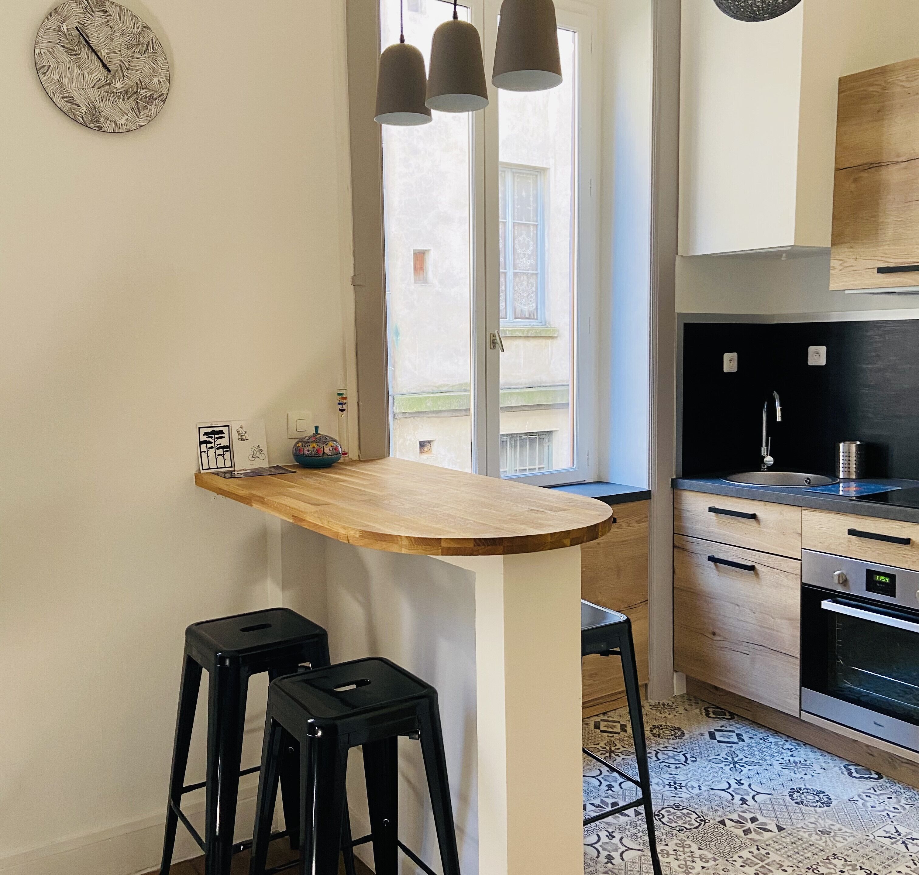 Refrigerador, horno, cafetera y tetera y tostadora 