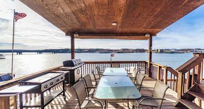 Redbud Retreat Amenity-filled Waterfront Home!