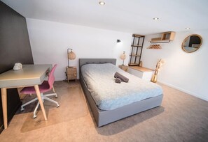 1 bedroom, WiFi, bed sheets - The Little Dumont - 2-person Apartment - Croix-Rousse (Lyon)