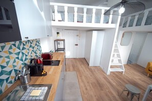 Fridge, microwave, stovetop, coffee/tea maker - Charpennes – Apartment for 4 people near the metro (Villeurbanne)