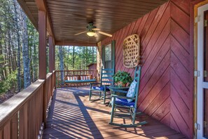 Cabin, Multiple Beds, Hot Tub, Mountain View (Mountain Rest) | Balcony view